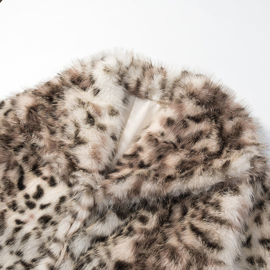 Damen Kurz geschnittener kuscheliger Kunstpelz-Mantel mit Leopardenmuster und Stehkragen Shop Nory
