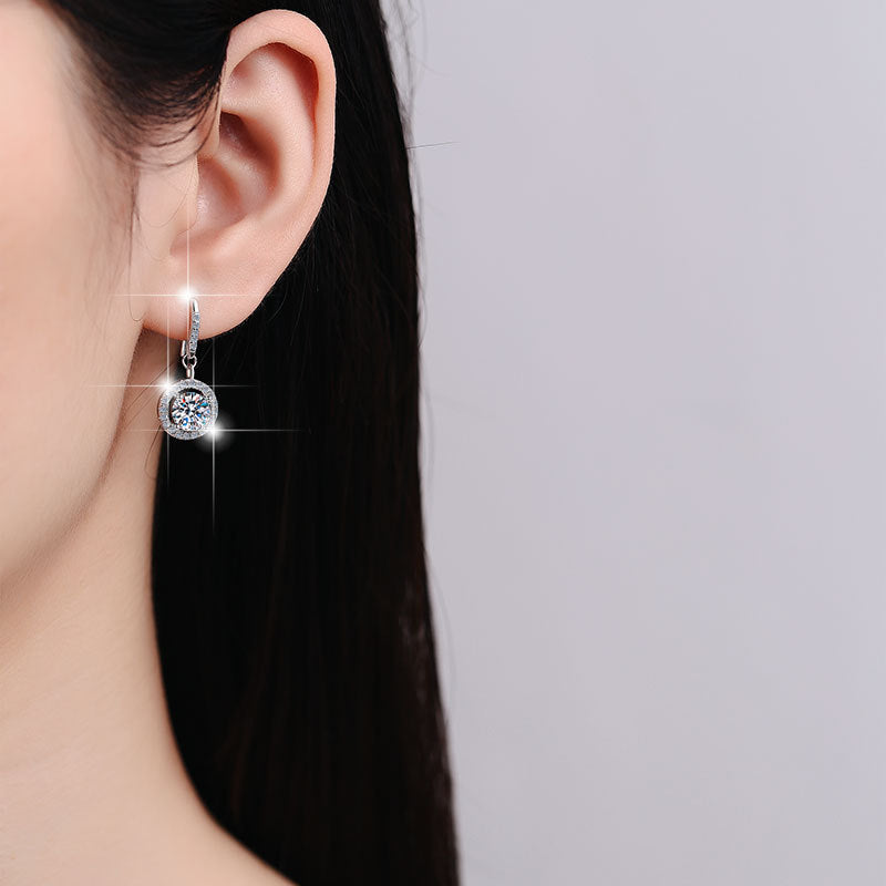 Damen Ohrhänger mit funkelnden Zirkonia und geschwungenem Design Shop Nory