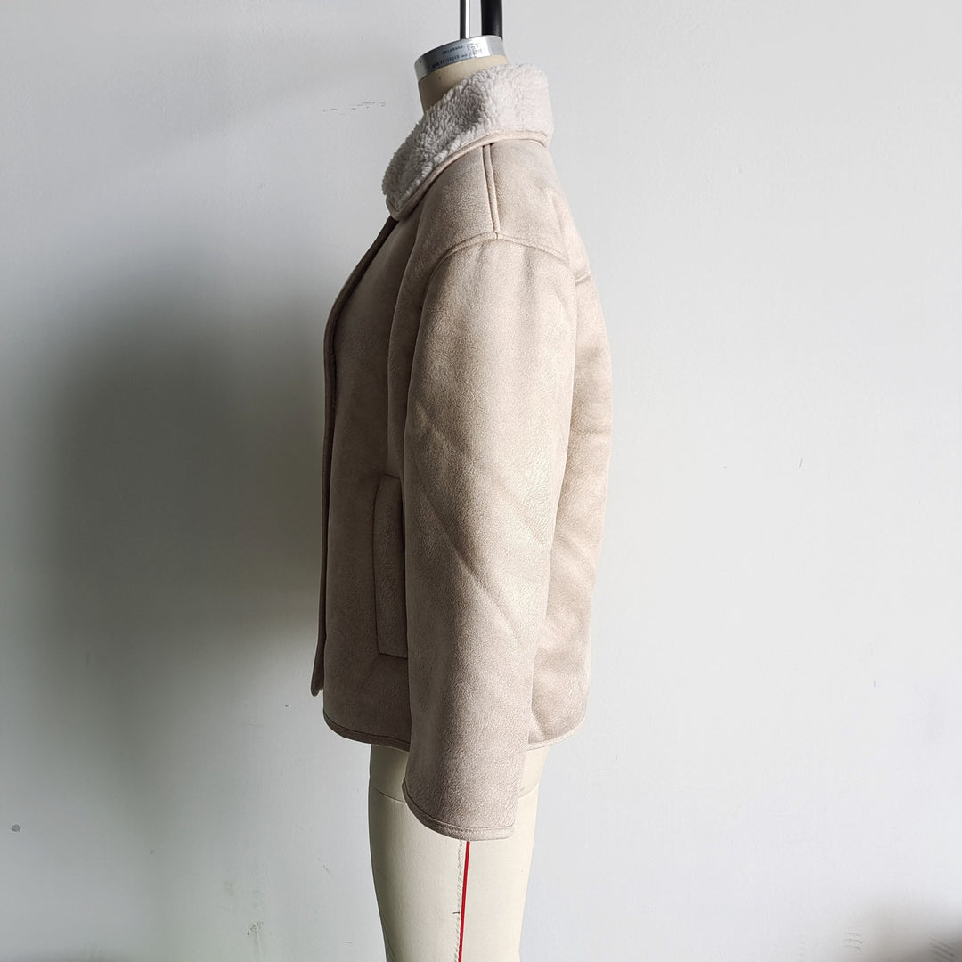 Damen Boxy Jacke in Lammfelloptik mit Teddyfutter und großem Umlegekragen Shop Nory