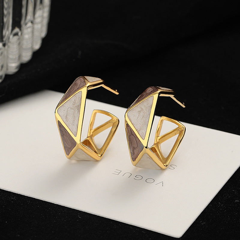 Damen Ohrringe mit modernem, geometrischem Design und elegantem Goldfinish Shop Nory