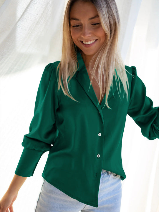 Damen Elegantes Satinhemd mit tiefem V-Ausschnitt und langen Ärmeln Shopnory