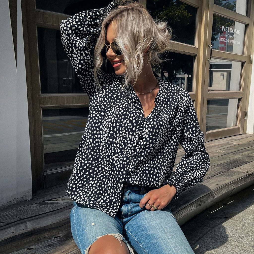Damen Bluse mit modernem Punktedesign und elastischen Ärmeln