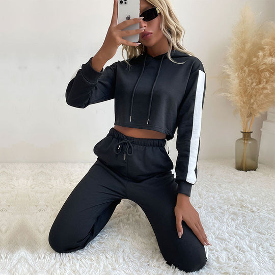 Damen Cropped-Kapuzenpullover und High-Waist-Jogginghose Set mit sportlichen Seitenstreifen Shop Nory