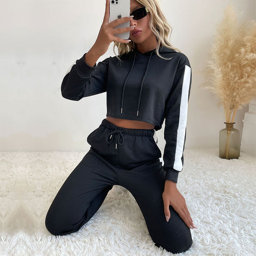 Damen Cropped-Kapuzenpullover und High-Waist-Jogginghose Set mit sportlichen Seitenstreifen Shop Nory