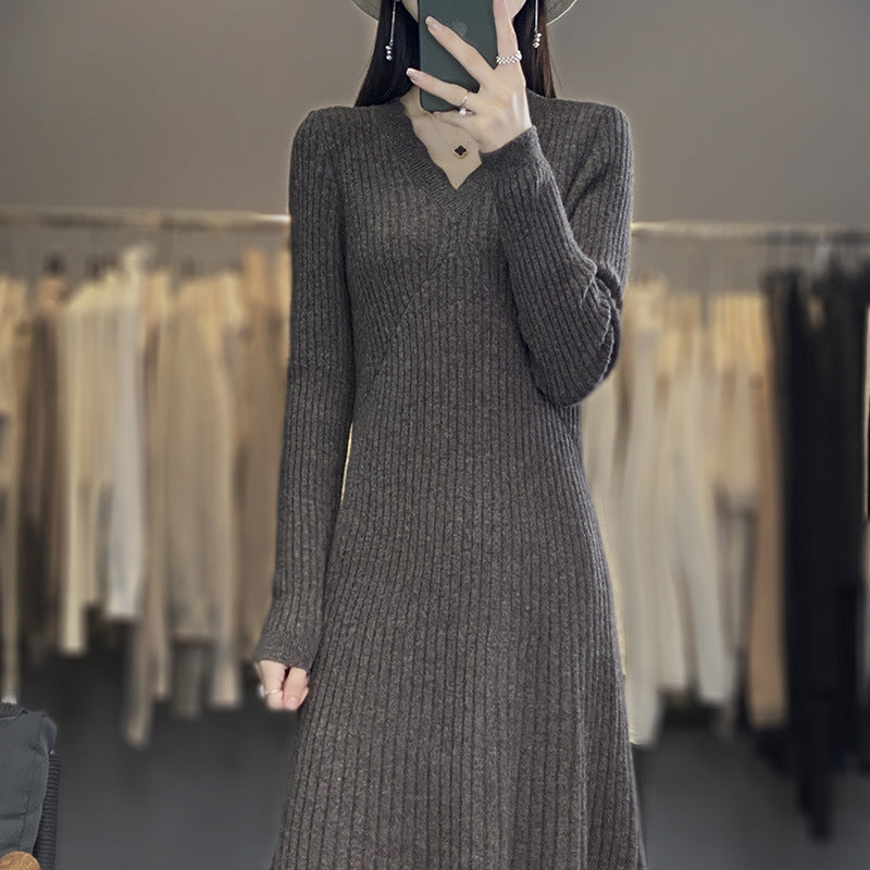 Damen Langes geripptes Strickmidikleid mit taillierter Silhouette und A‑Linien-Rock Shop Nory