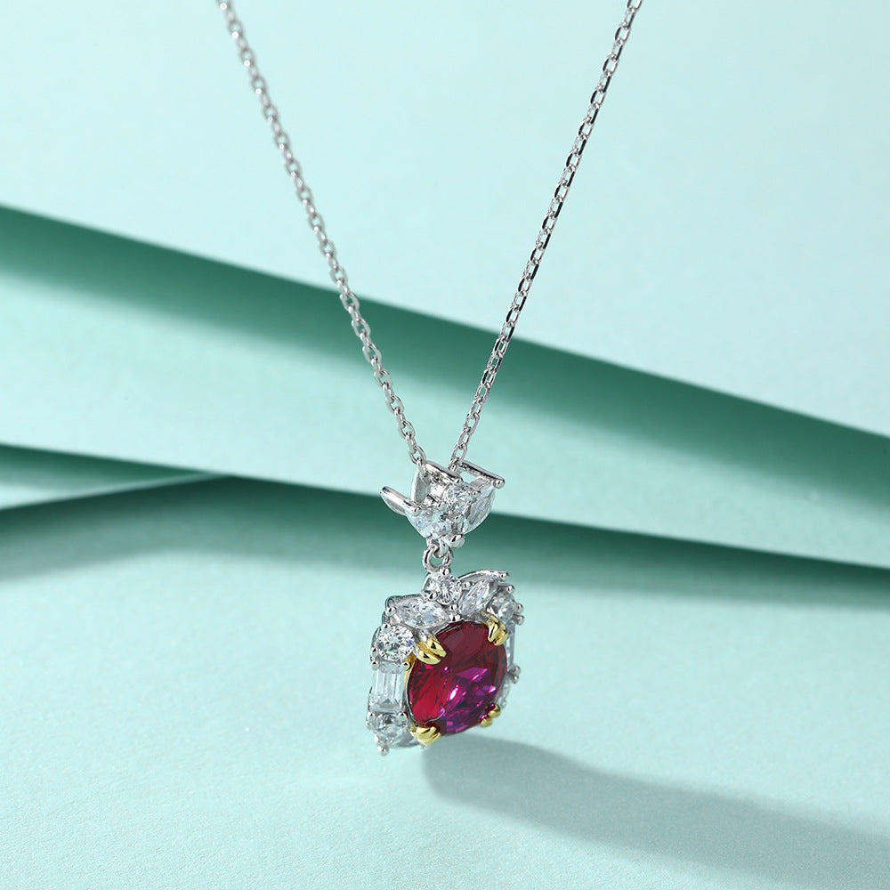 Damen Anhänger-Halskette mit exquisitem roten Edelstein und funkelndem Zirkonia-Besatz Shop Nory