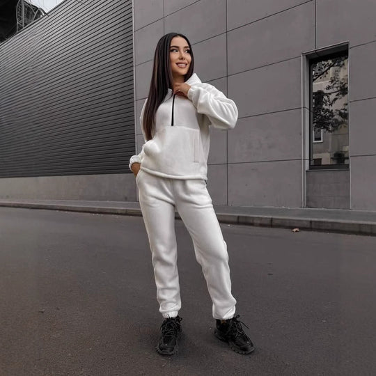 Damen sportliches Fleece-Set mit halbhohem Reißverschluss Kapuzenhoodie und lässiger Jogginghose Shop Nory