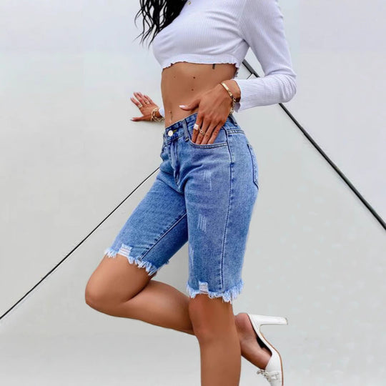 Damen Denim-Bermudashorts mit fransigem Saum und modernem Schnitt