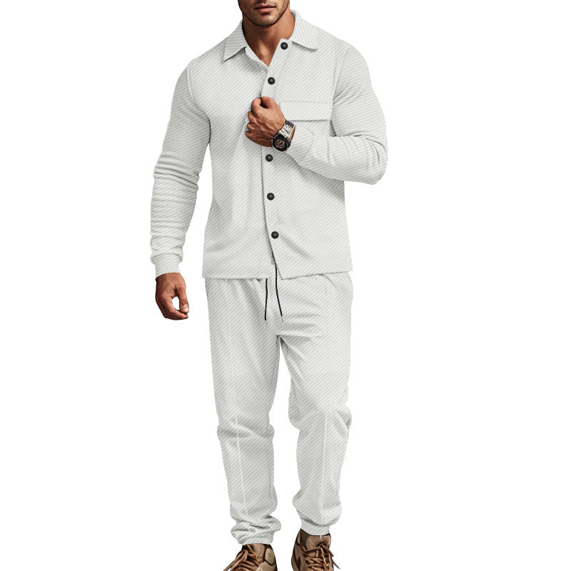 Herren lässige Schlafanzug-Kombination mit eleganten Knopfdetails
