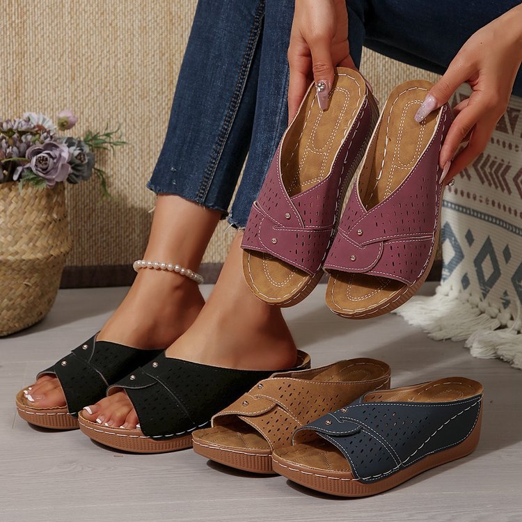 Damen Komfortable Wedgesandalen mit Lochmuster Shopnory