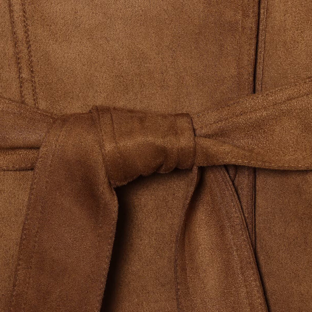 Damen Taillierte Kurzjacke aus weichem Veloursimitat mit asymmetrischer Knopfleiste und Bindegürtel Shop Nory