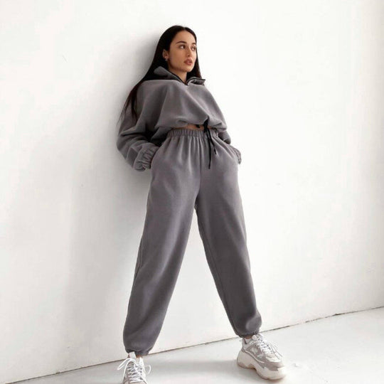 Damen Relax-Fleece-Set mit Stehkragen-Halbzip und geraffter High-Waist-Hose Shop Nory