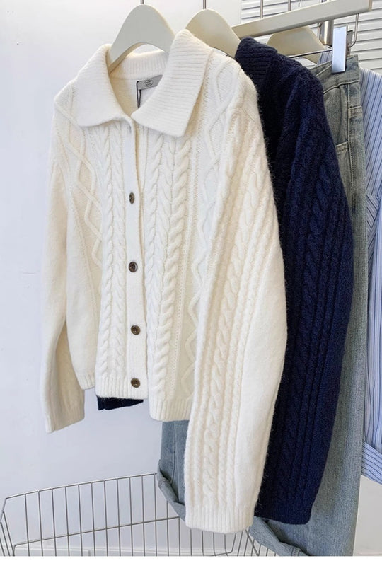 Damen Strickjacke mit Zopfmuster, Umlegekragen und Knopfleiste Shop Nory