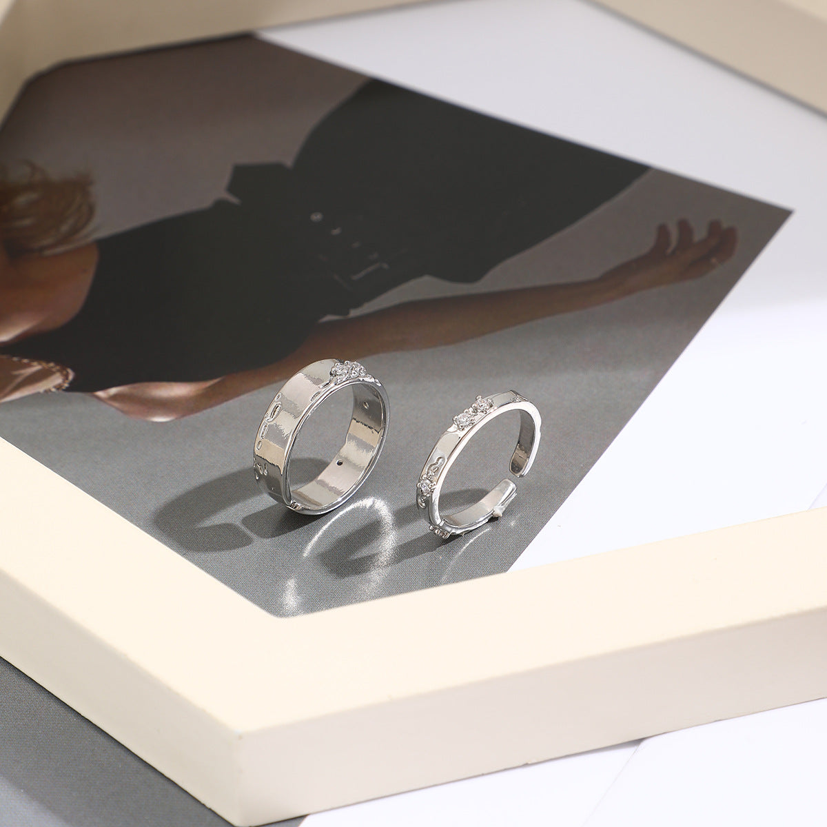 Damenarmbänder mit kunstvollem Design und elegantem Finish Shop Nory