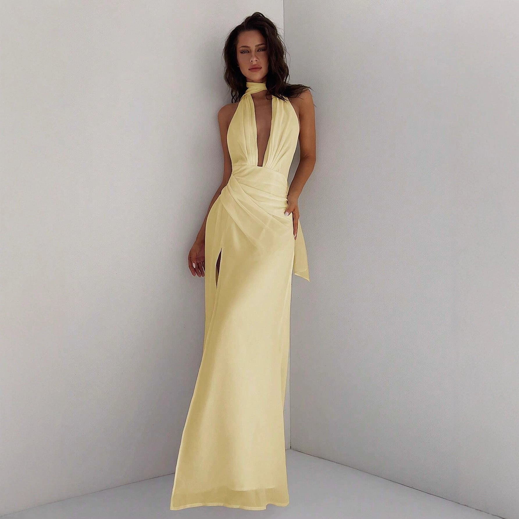 Damen Maxi-Kleid mit tiefem V-Ausschnitt und Wickeldesign Shopnory