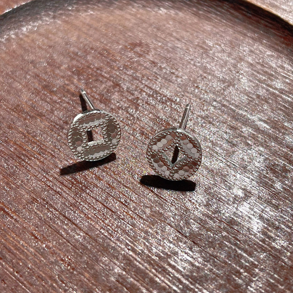 Damen Ohrstecker im geometrischen Design mit glitzernden Akzenten Shop Nory