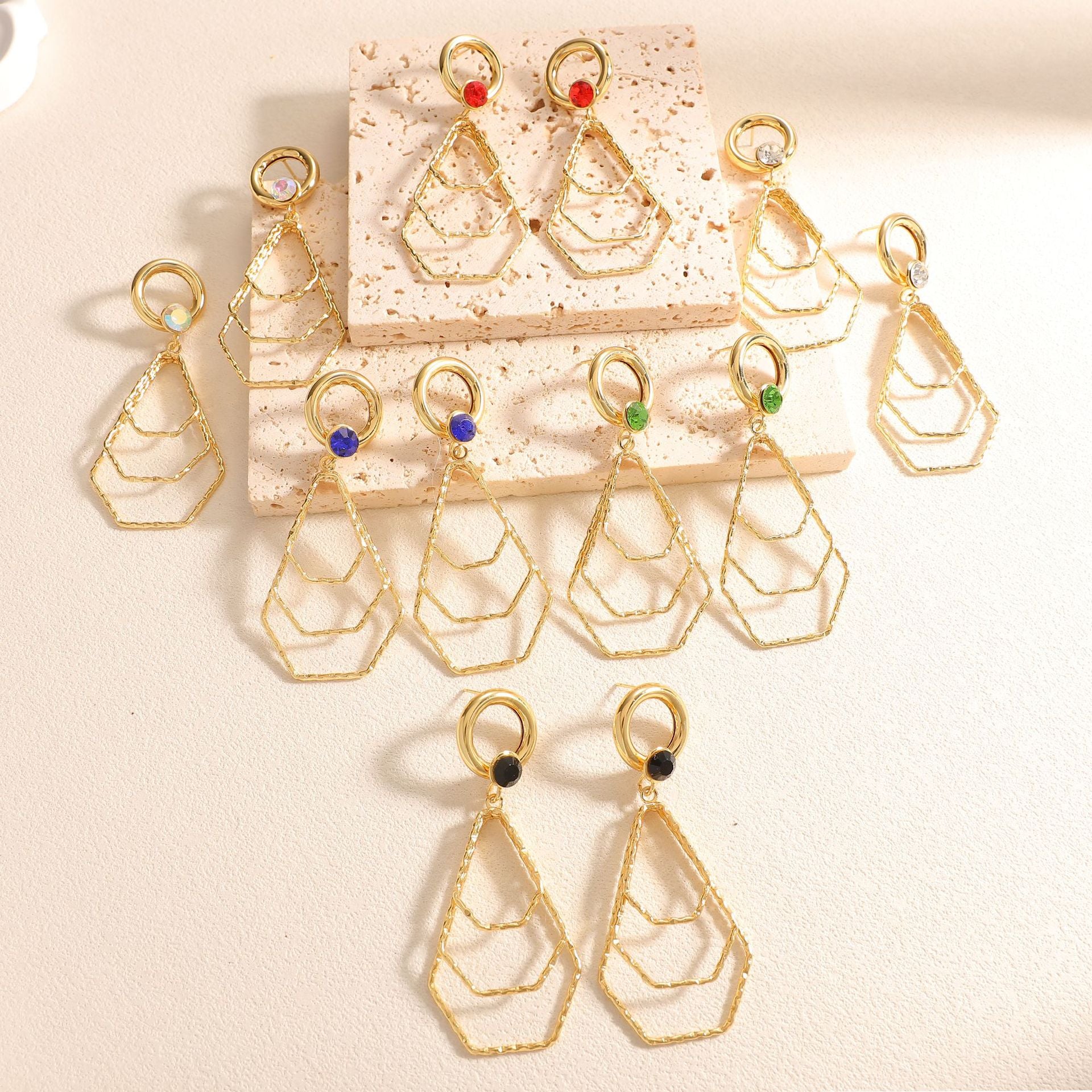 Damen Ohrringe mit modernem, geometrischem Design Shop Nory