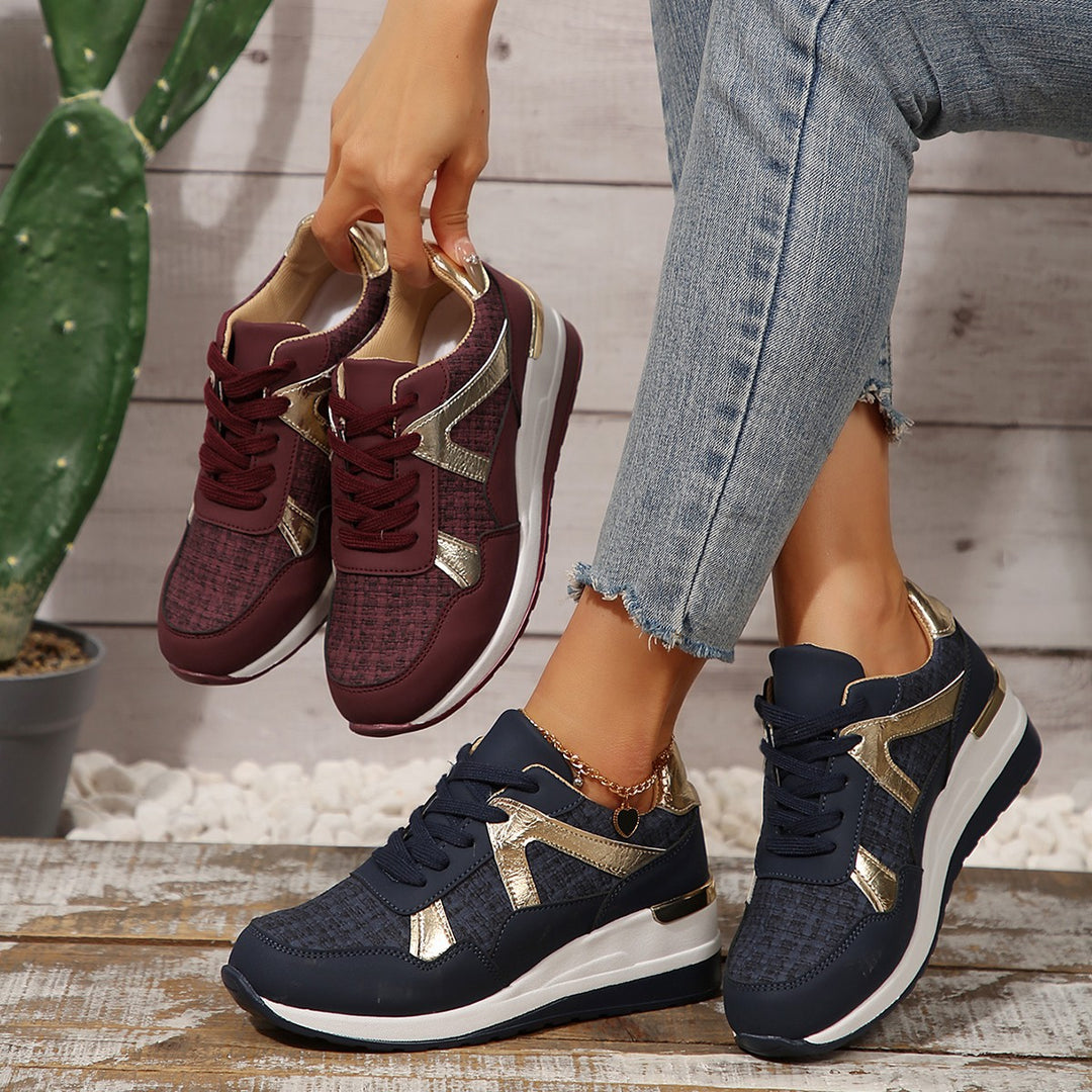 Damen sportlicher Keil-Sneaker mit gepolstertem Memory-Fußbett und eleganten Metallic-Akzenten Shop Nory