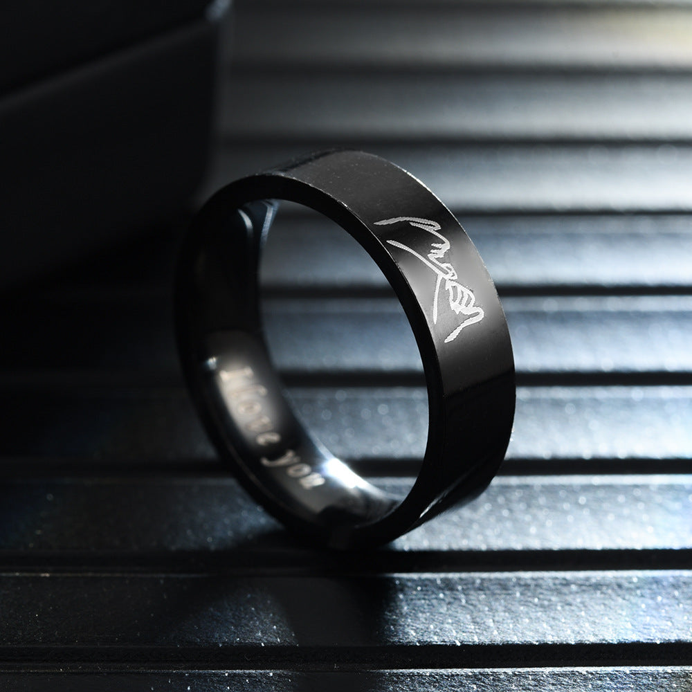 Herren Ring mit eingraviertem Liebessymbol und glänzender Oberflächenstruktur Shop Nory