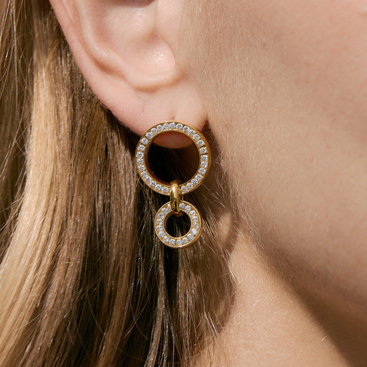 Damen Ohrhänger mit funkelnden Zirkonia-Ringen und hypoallergener Edelstahlverarbeitung Shop Nory