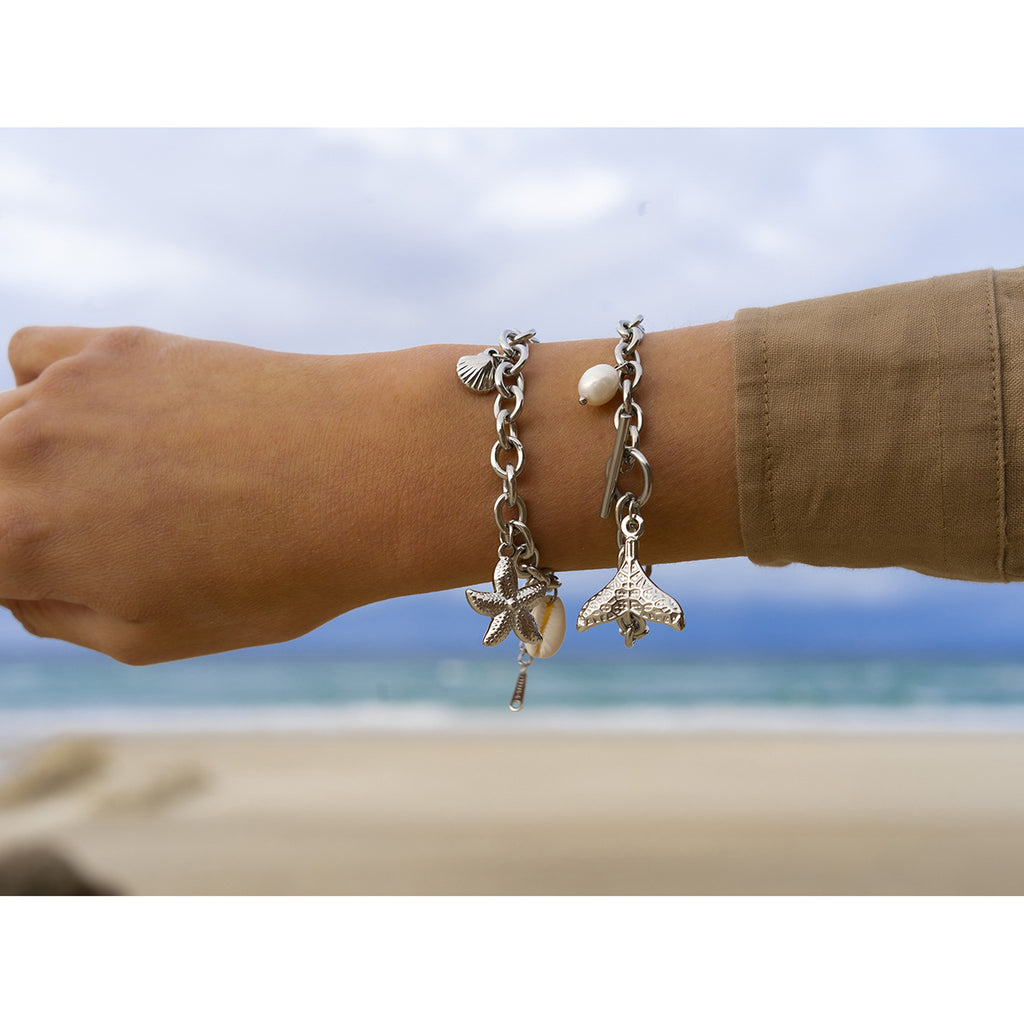 Damen Armband mit muschelmotivierten Anhängern aus hypoallergenem Edelstahl Shop Nory