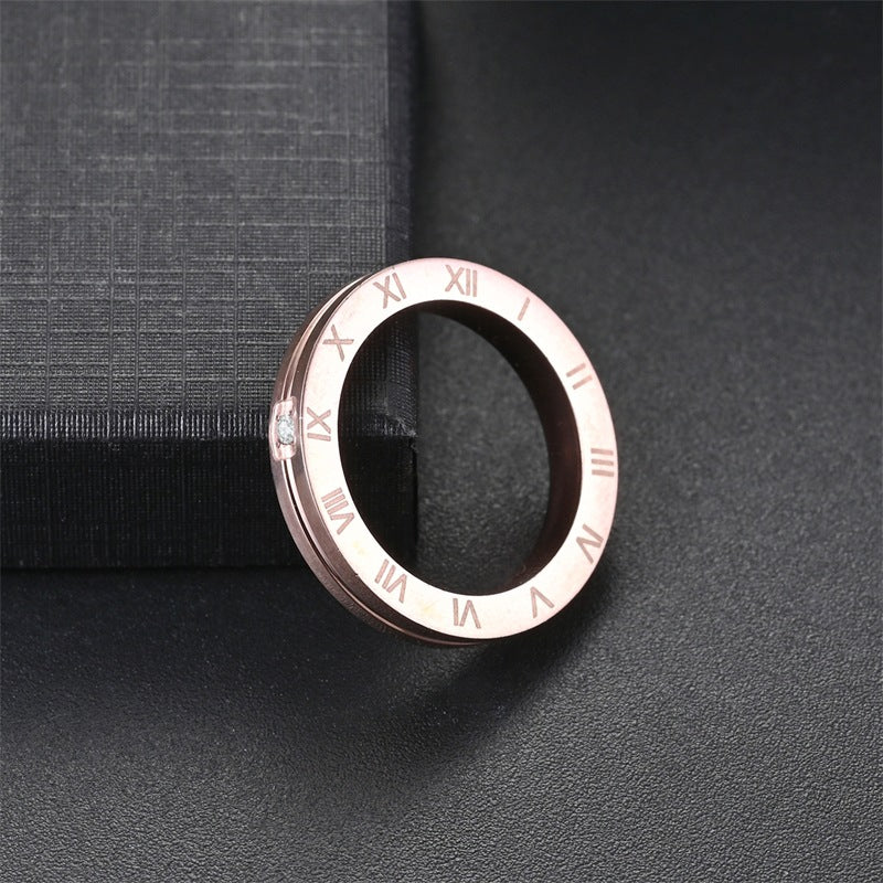 Herren Ring mit römischer Zifferngravur und funkelndem Zirkonia Shop Nory