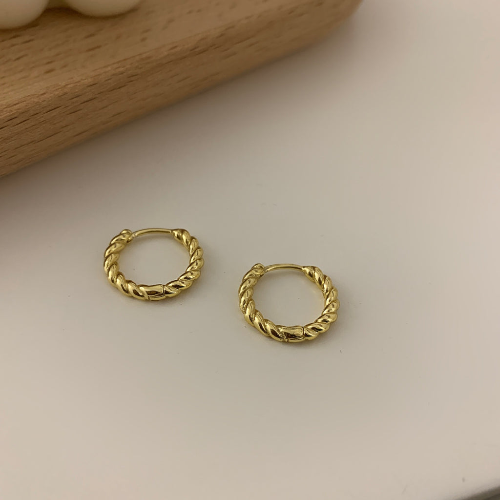 Damen Creolen mit elegantem gedrehten Design Shop Nory