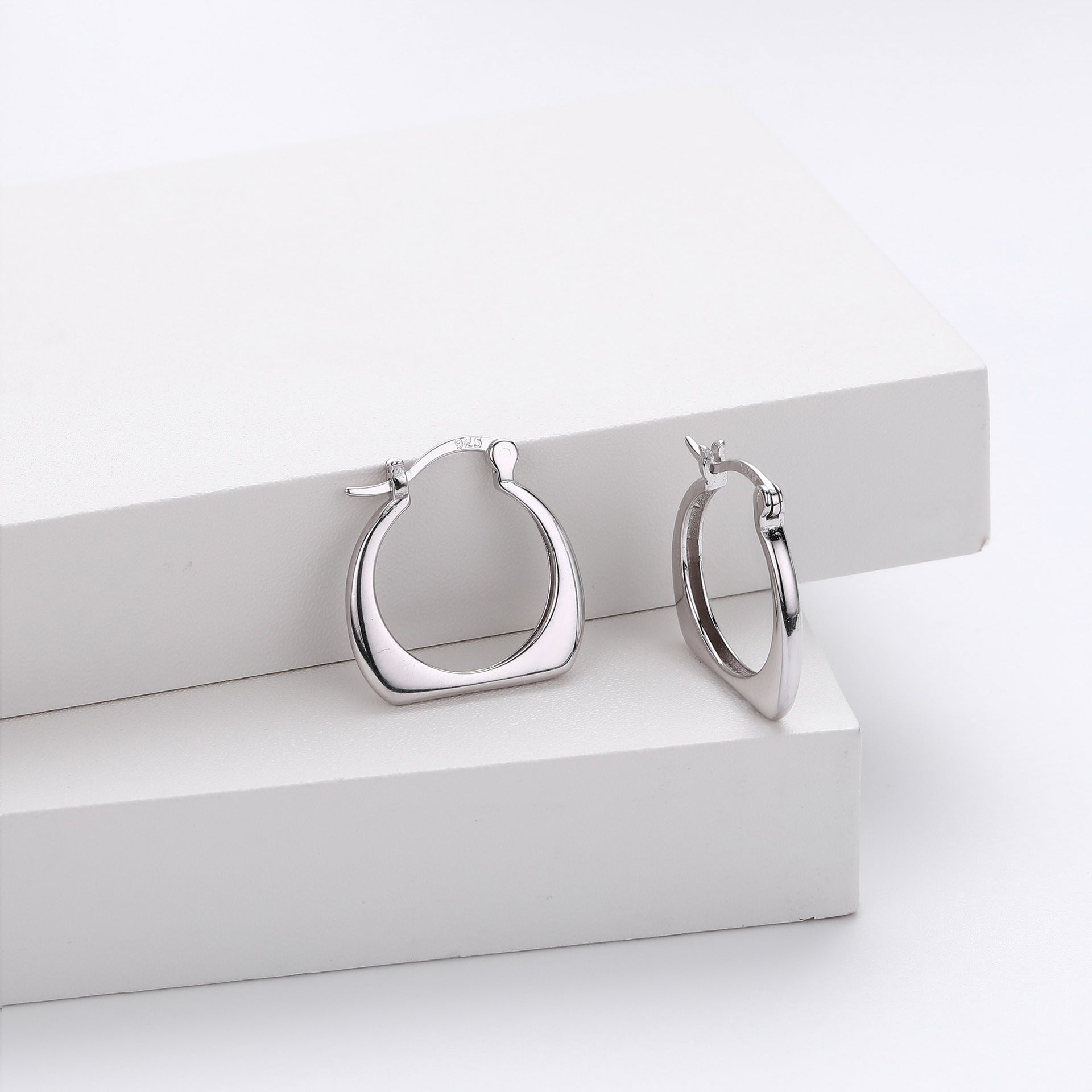 Damen Creolen mit modernem, glattem Design aus 925 Sterling Silber Shop Nory