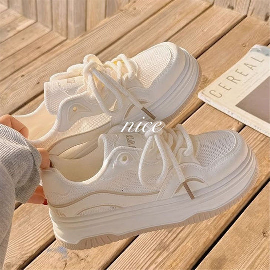 Damen Minimalistische Platform-Sneaker mit gepolstertem Komfortkragen und profilierter Wedgesohle Shop Nory