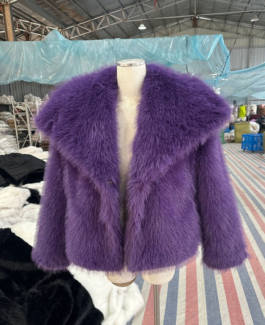 Damen Kurzbolero im Boxy-Cut aus veganem Shaggy-Kunstpelz mit XXL-Schalkragen Shop Nory