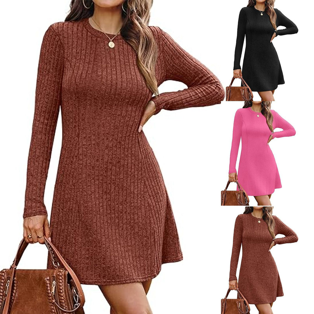 Damen Geripptes Strick-Minikleid mit Rundhalsausschnitt und schmaler Silhouette Shop Nory