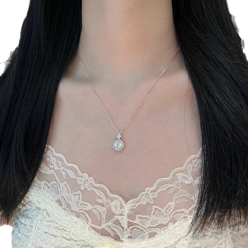 Damen Funkelnde Blütenanhänger-Halskette Shop Nory