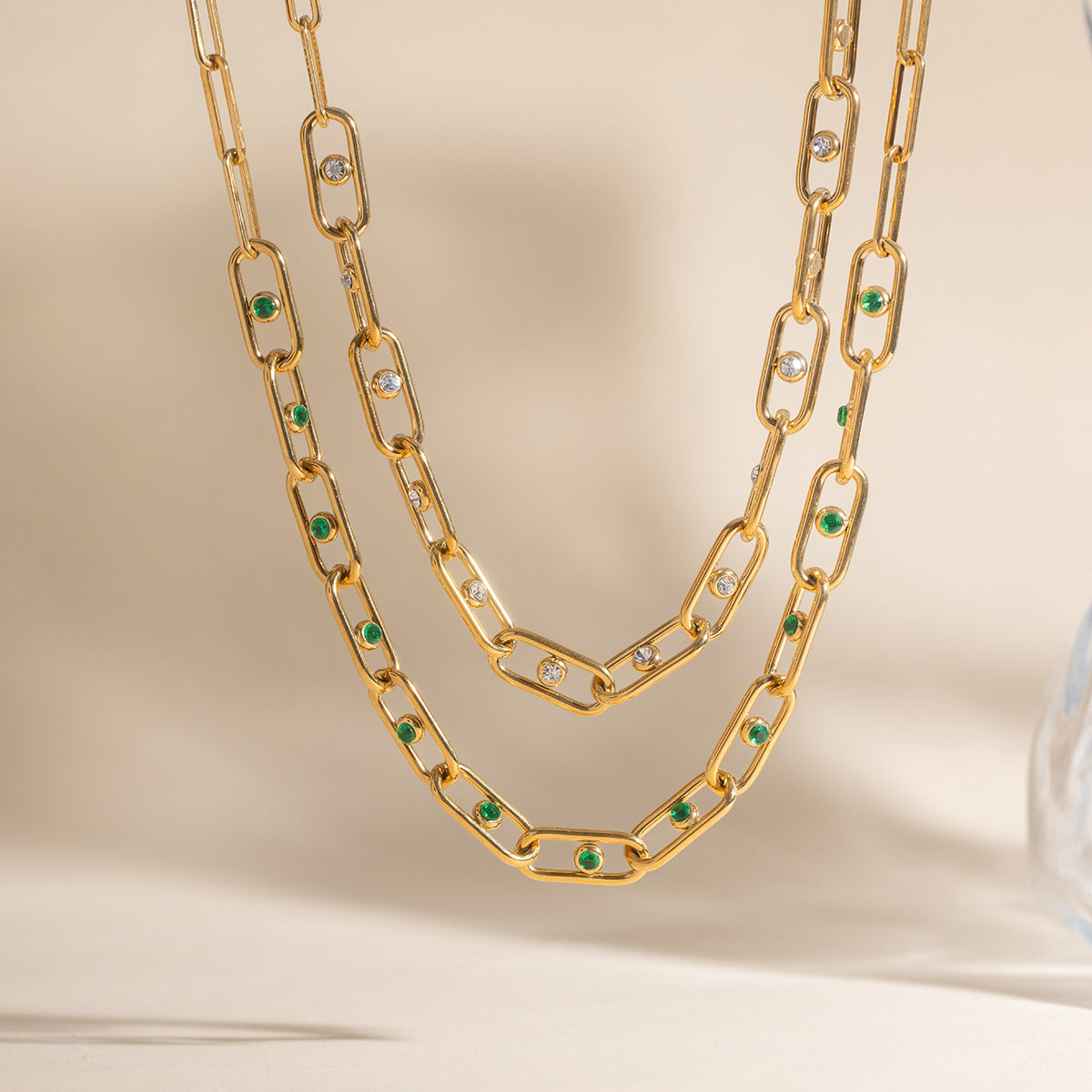 Damen Kette mit eleganten grünen Zirkonia und hypoallergener Edelstahlverarbeitung Shop Nory