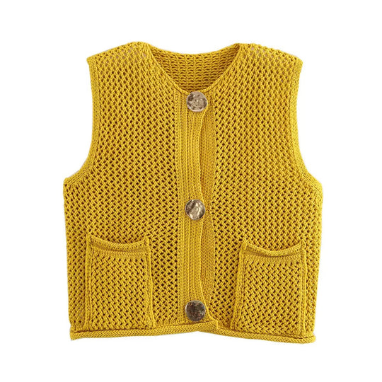 Damen gehäkelte Strickweste mit großen Zierknöpfen und Aufsatztaschen Shop Nory