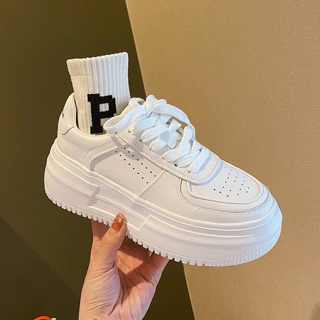 Damen Plateau Sneaker mit eleganter Profilsohle und dämpfender Innensohle