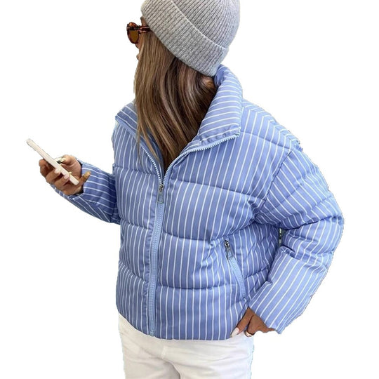 Damen Kurzgeschnittene Steppjacke mit hohem Stehkragen, vertikalem Streifenmuster und Reißverschlusstaschen Shop Nory