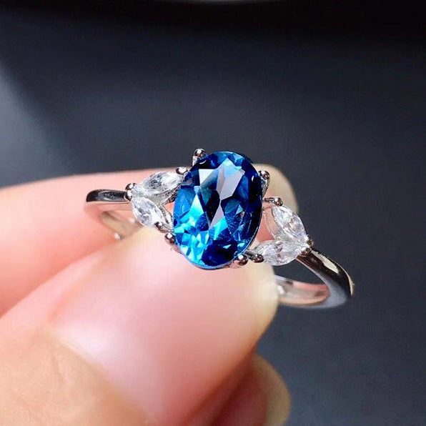 Damen Eleganter Ring mit quadratischem Hauptstein und funkelnden Zirkonia Shop Nory