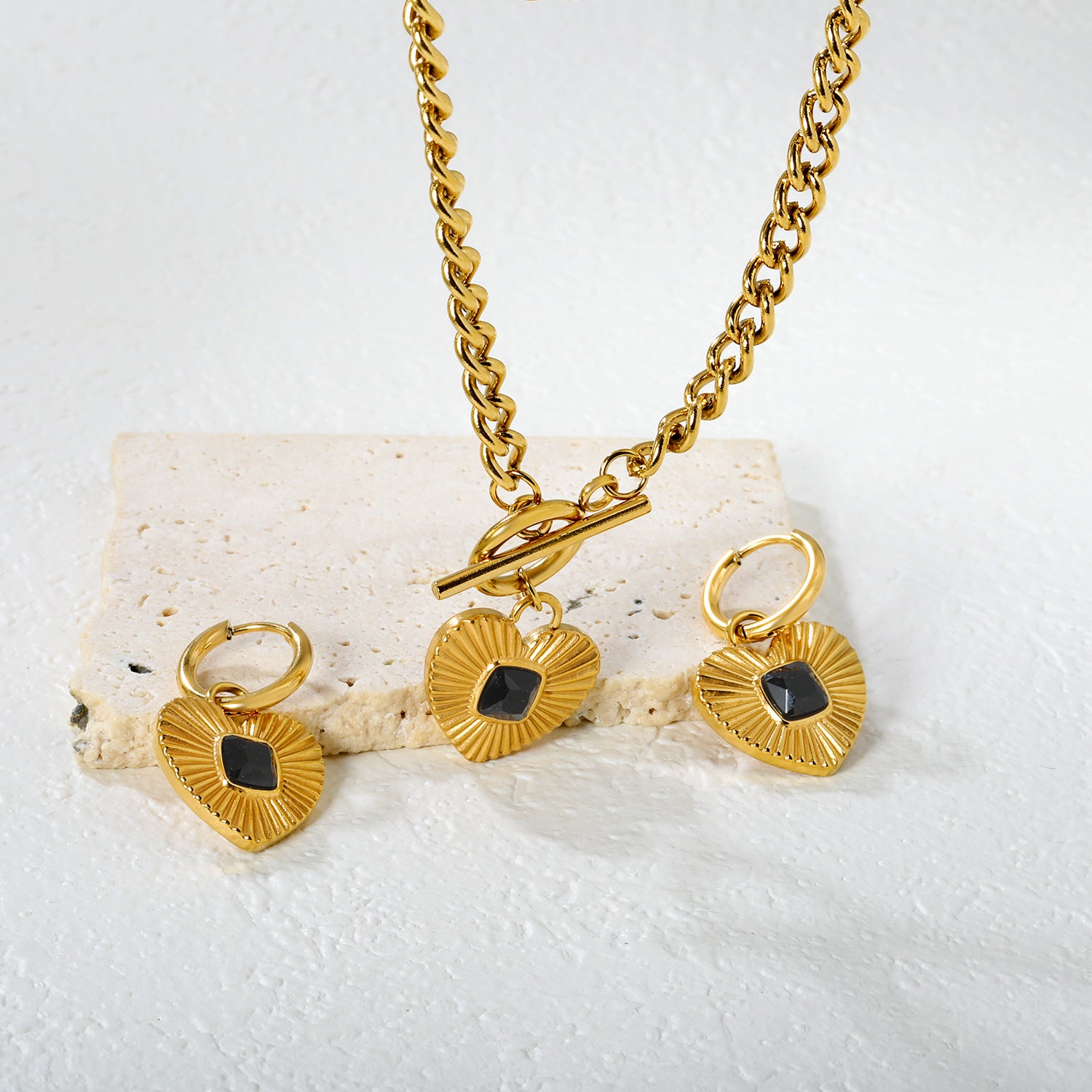 Damen Schmuckset mit herzförmigem Anhänger aus hochwertigem Edelstahl und funkelnden Kristallen Shop Nory