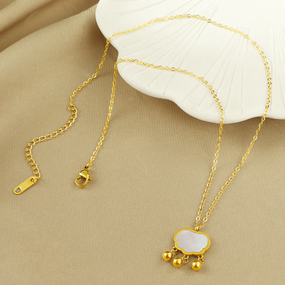 Damen Elegante Goldbeschichtete Lack Anhänger Kette Shop Nory
