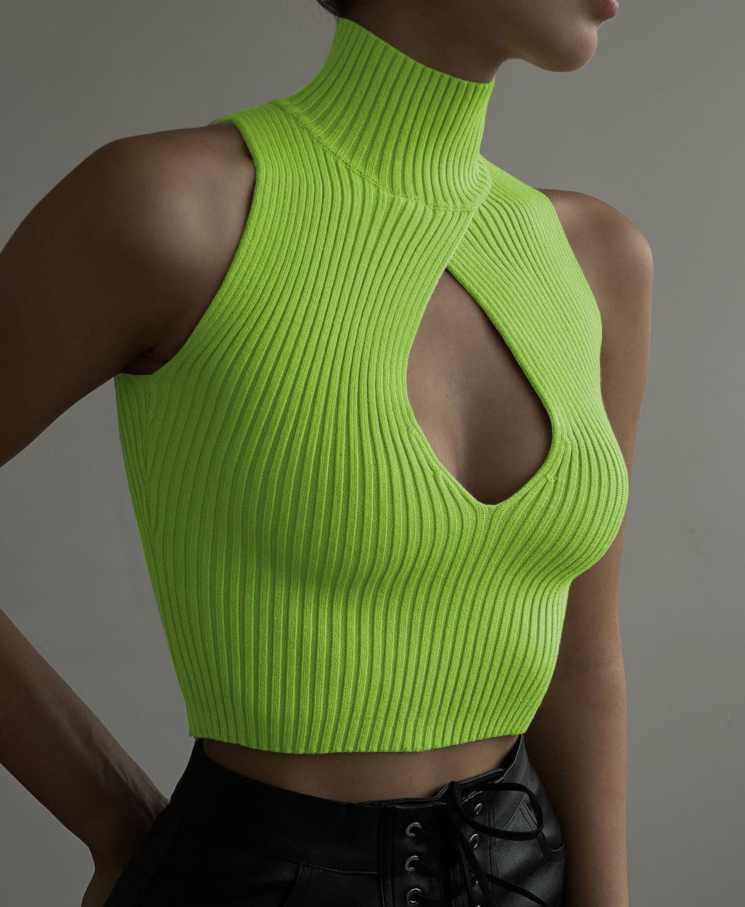 Damen Crop-Top mit hohem Kragen und tiefem Ausschnitt