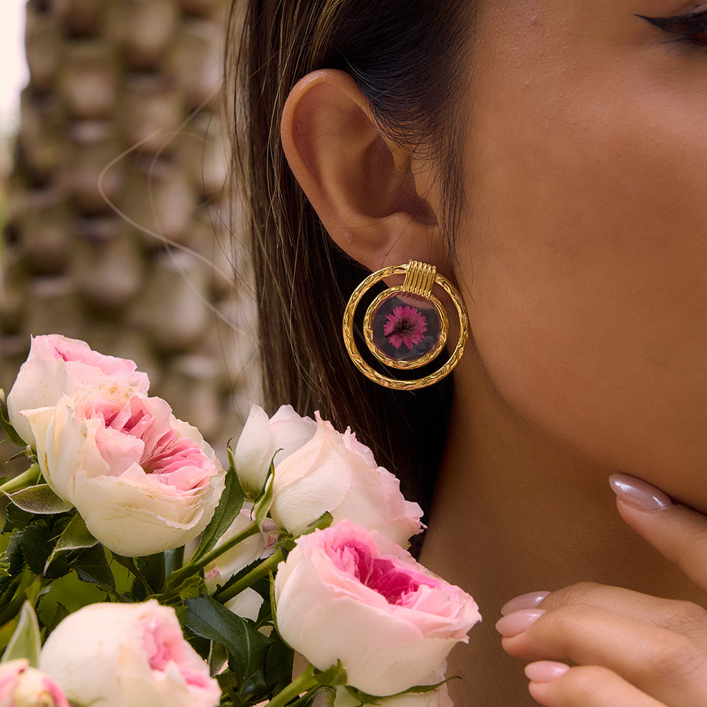 Damen Ohrhänger im eleganten Herzdesign mit gepressten Blumen Shop Nory