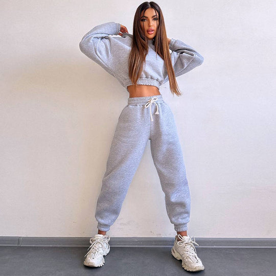 Damen cropped Stehkragen-Sweatset mit elastischem Taillenbund und hochtaillierter Tapered-Jogginghose Shop Nory