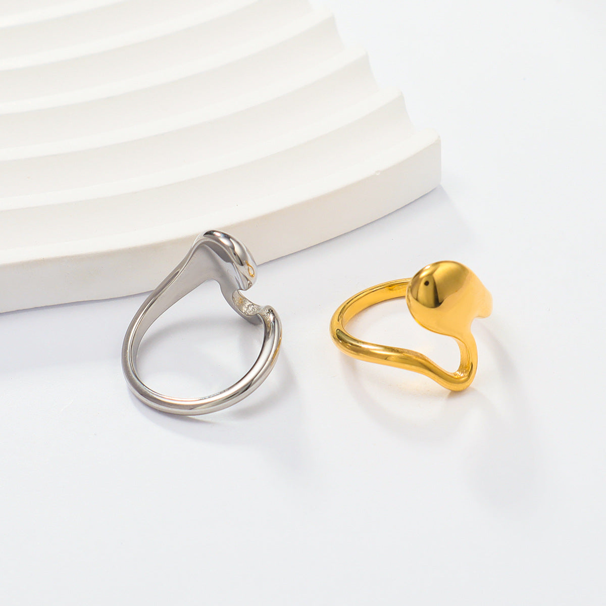 Damen Eleganter und moderner Ring aus hochwertigem Edelstahl Shop Nory