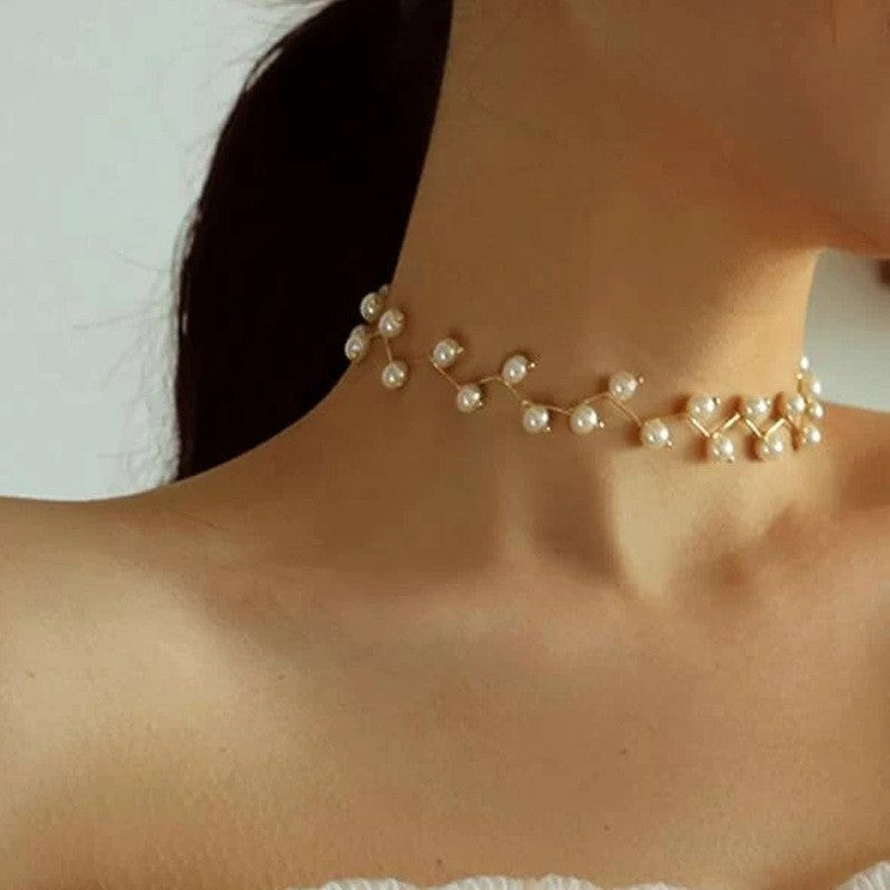 Damen mehrlagige Halskette mit zarten Perlen und tropfenförmigem Anhänger Shop Nory