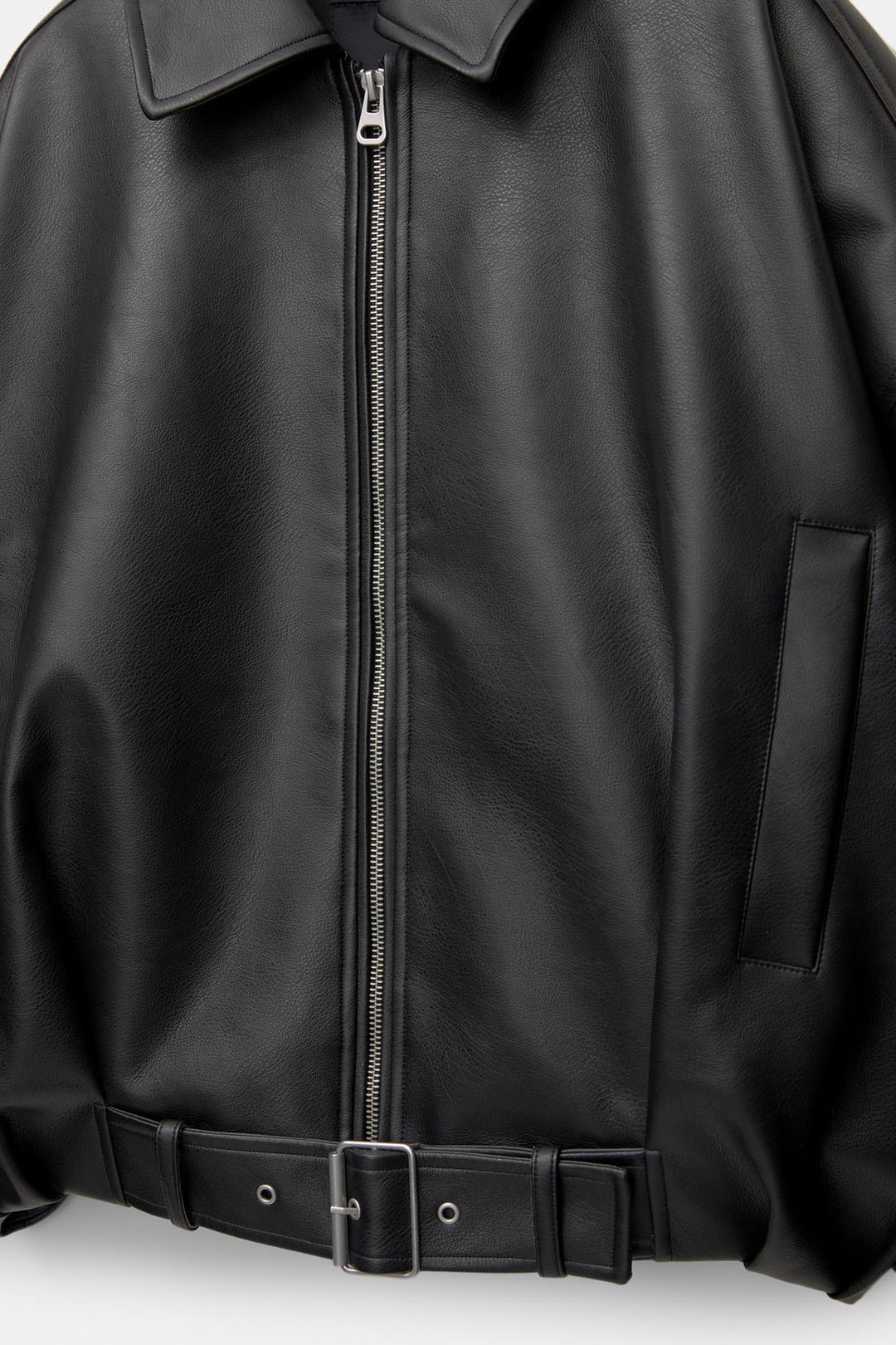 Damen nan kurz geschnittene Kunstlederjacke mit durchgehendem Reißverschluss und taillierendem Gürtel Shop Nory