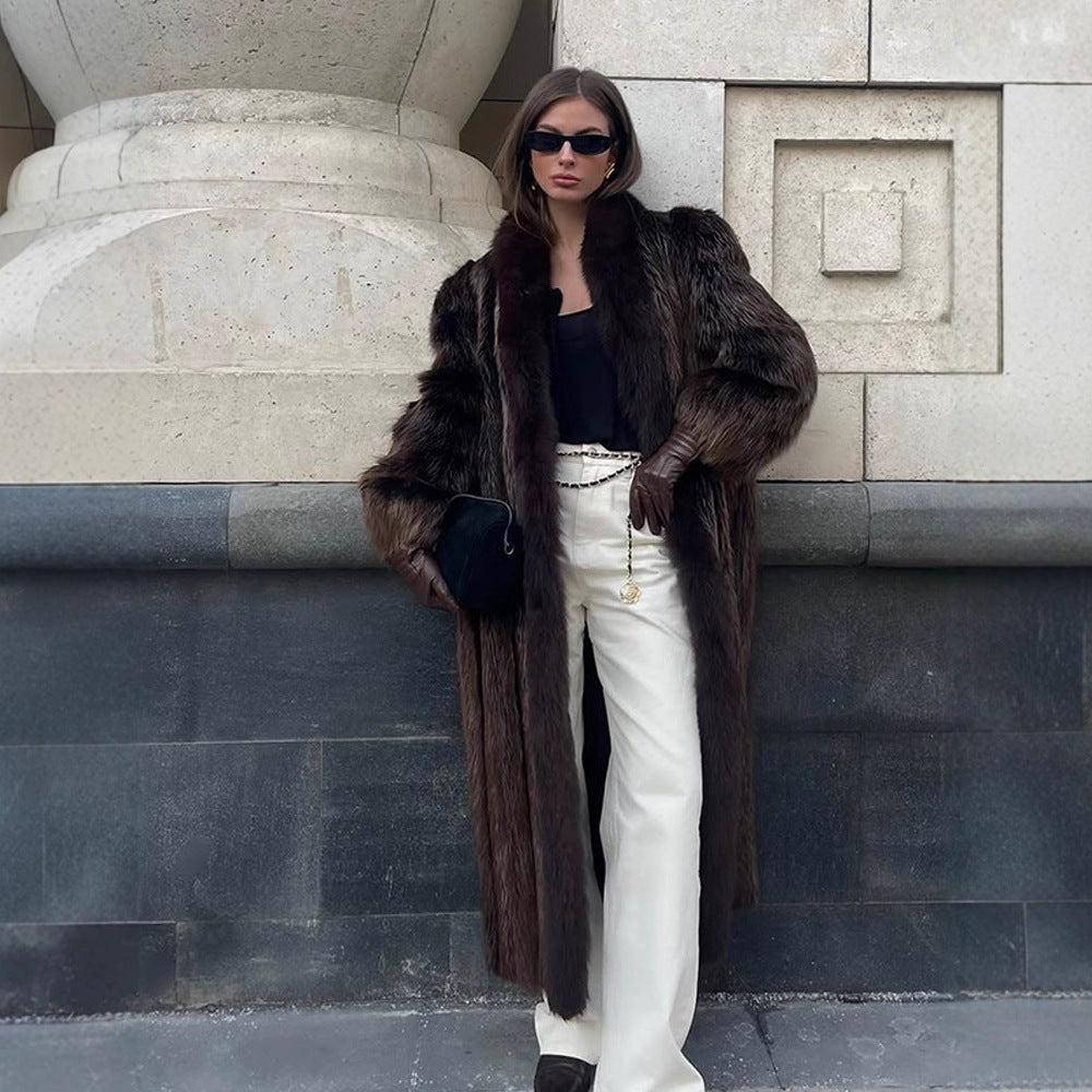 Damen Luxuriöser langer Pelzmantel mit breitem Kragen und voluminösen Ärmeln Shop Nory