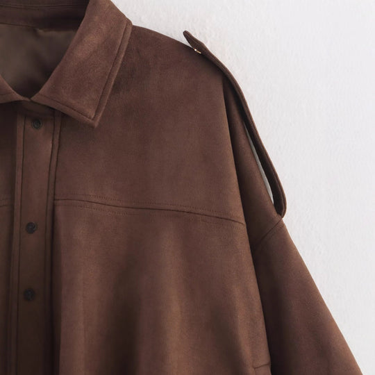 Damen Oversized Cropped Jacke in Wildlederoptik mit Cut-Out-Schultern und Tunnelzugsaum Shop Nory
