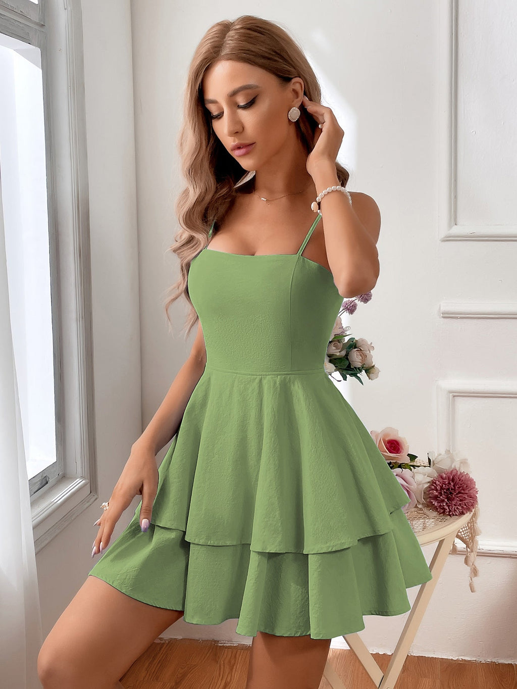Damen fließendes Freizeitkleid mit voluminösen Rüschenschichten