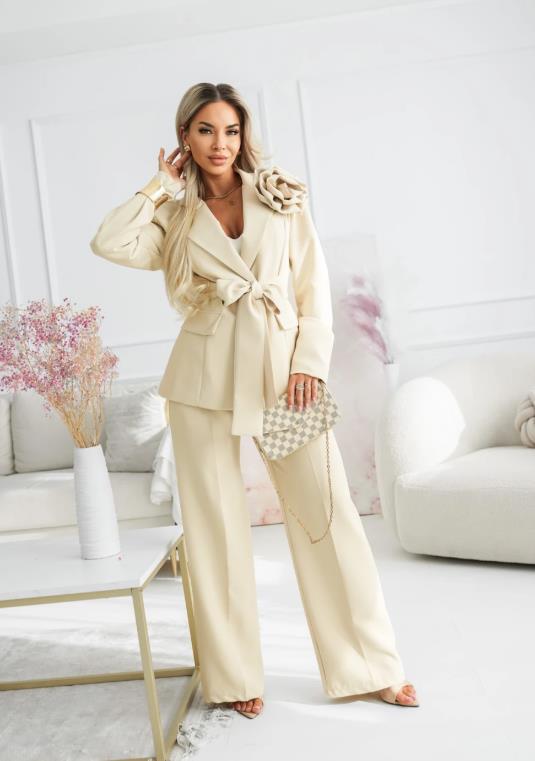 Damen Elegantes Oversize-Blazer-Set mit rosafarbener Rosenapplikation und Highwaist Weitbein-Hose Shop Nory