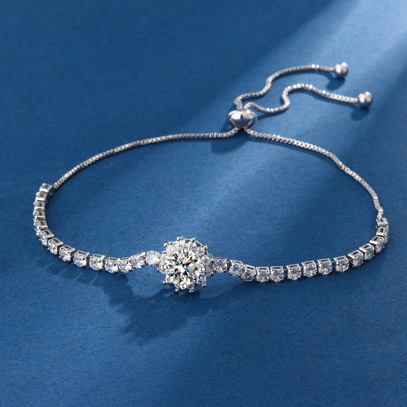 Filigranes Armband mit Funkelnder Kristallblüte